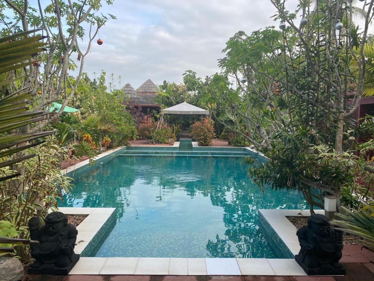 Taman Indah Resort Tamanredjo Eksteriør bilde