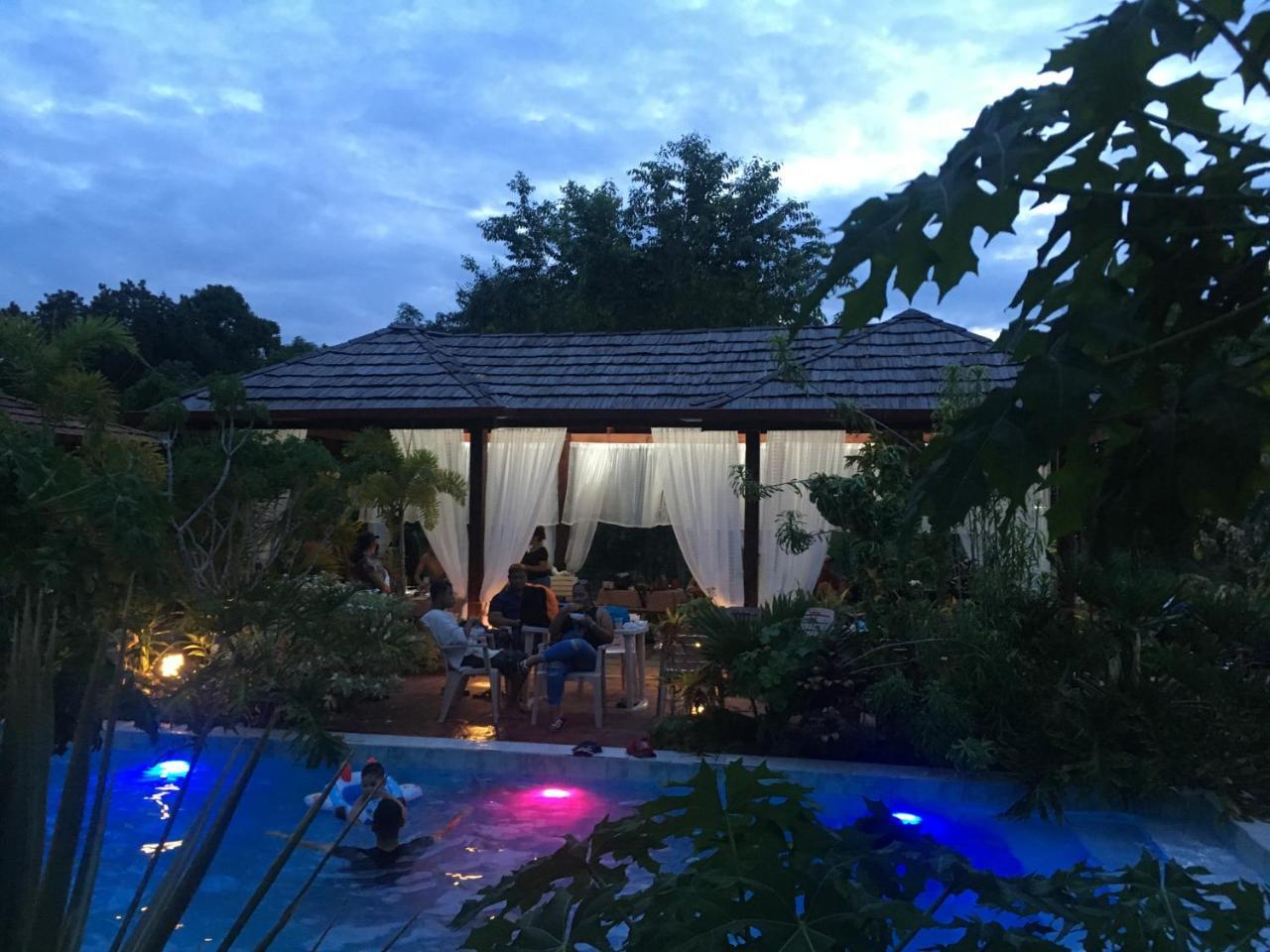 Taman Indah Resort Tamanredjo Eksteriør bilde