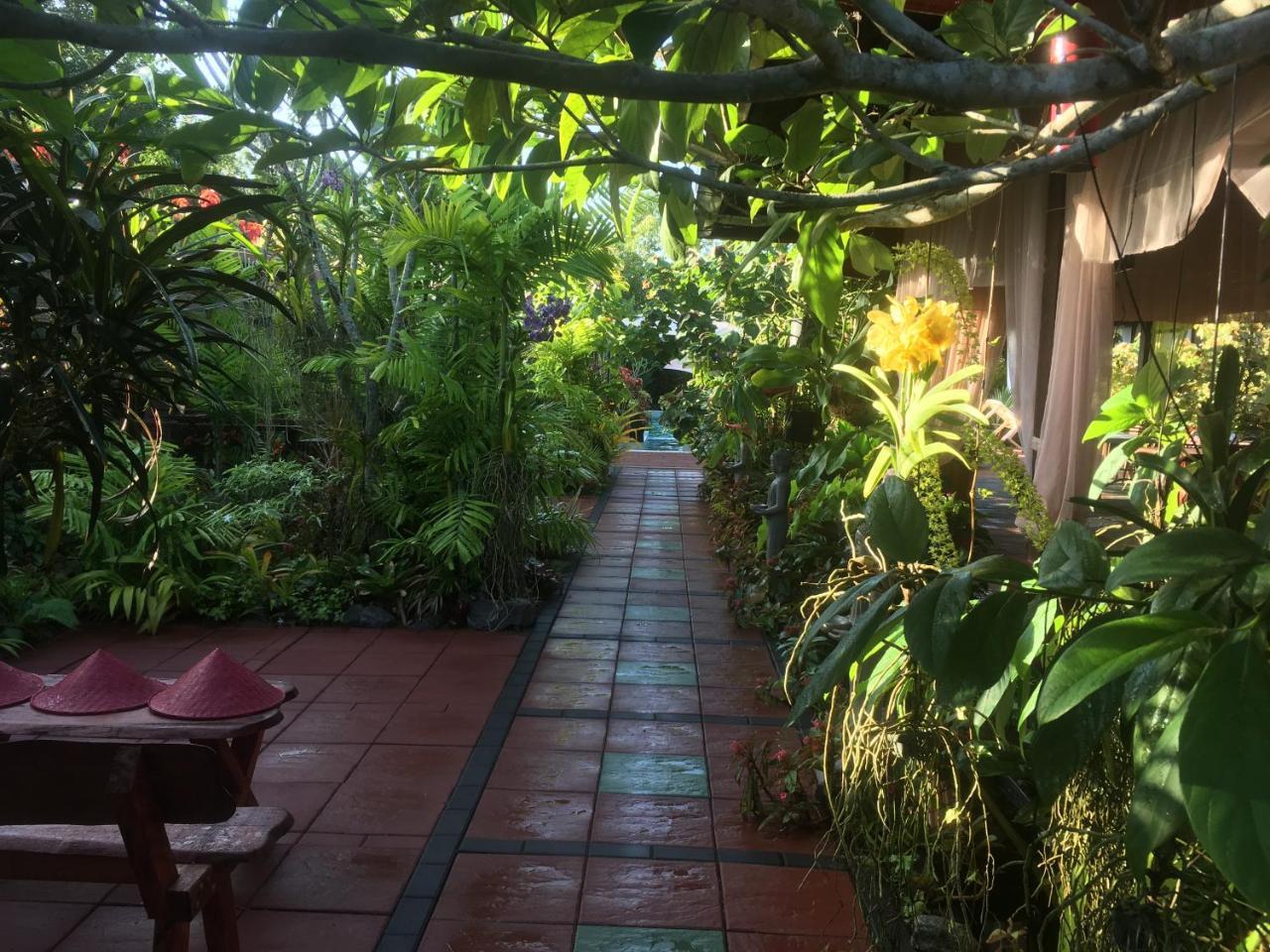 Taman Indah Resort Tamanredjo Eksteriør bilde